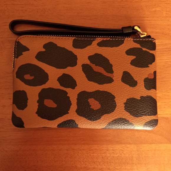 Coach Corner Zip Wristlet Leopard Print - Picture 2 of 4